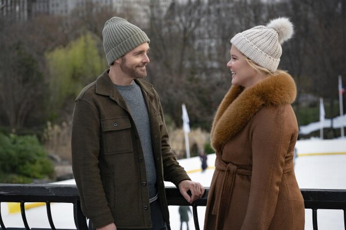‘Kinda Pregnant’ movie review: Amy Schumer’s latest comedy-drama is a